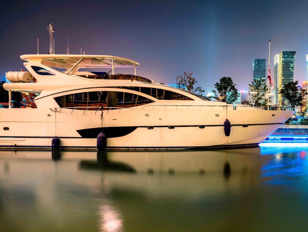 Top Benefits Of Booking A Luxury Yacht Charter Dubai